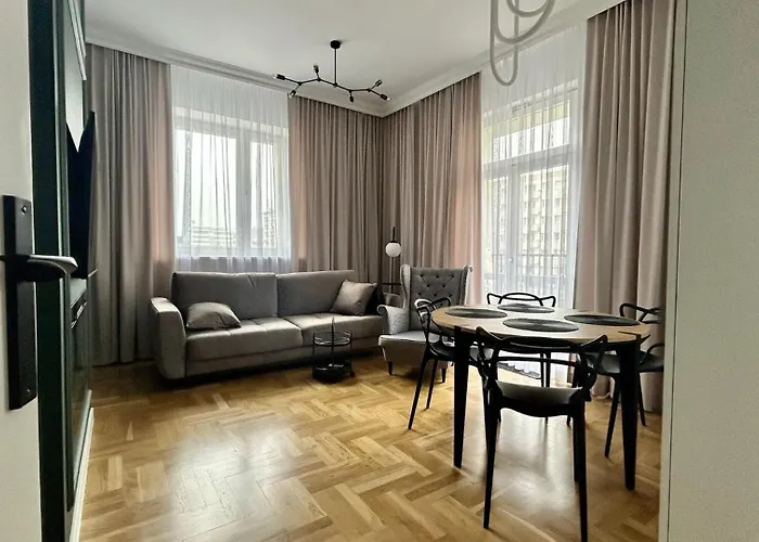 Apartament Warszawa *